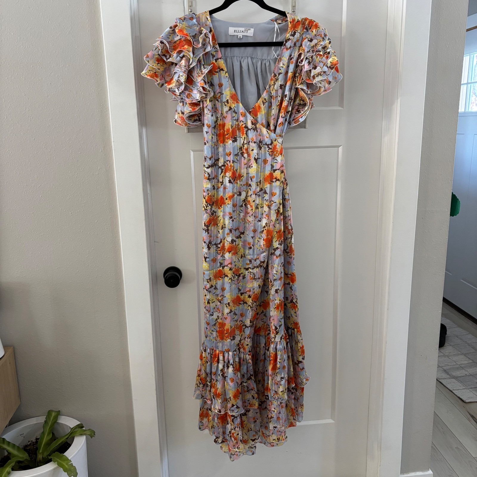 Elliatt Dorrigo Maxi Wrap Dress Floral Print Ruffle Short Sleeve Size Xs Euc